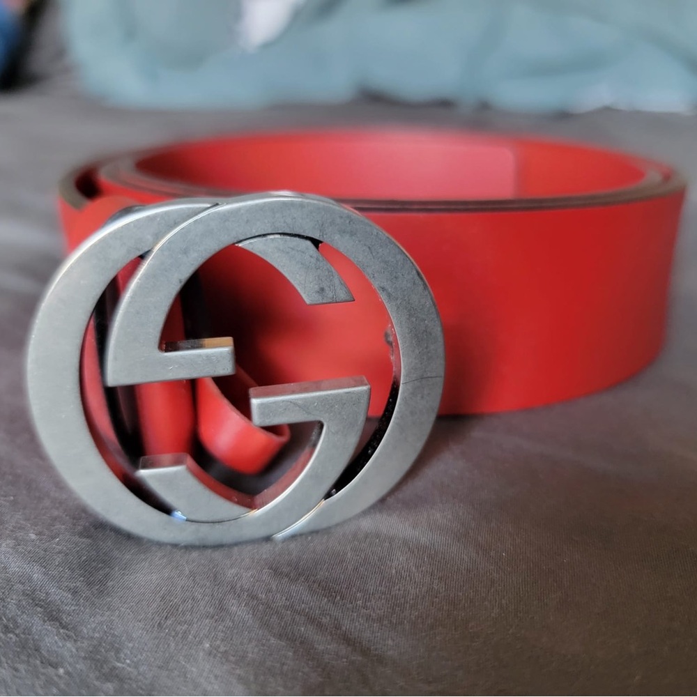 Red leather Gucci belt
